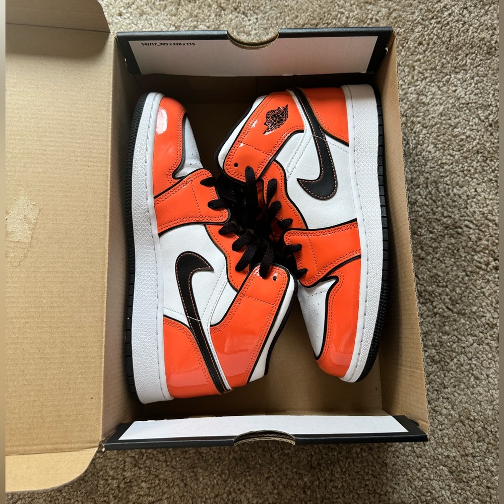Jordan 1 MID SE • Turf Orange